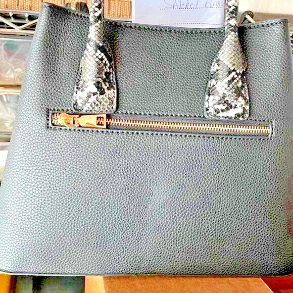 Isabella Womens Leather Double Handled Black Satchel Handbag 12" x 9" x 6"*** - Picture 2 of 10